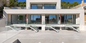 Newly built sea view complex in Genova (Thumbnail 2)