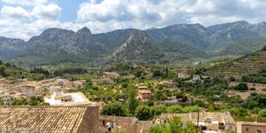 Newly built townhouse with pool and stunning views of the countryside in Bunyola (Thumbnail 2)