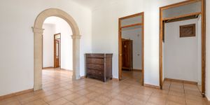 Wohnung in Palma - Immobilie zum Renovieren in zentraler Lage (Thumbnail 4)