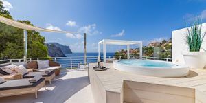 Penthouse in Port Andratx - Moderne Meerblickimmobilie mit Dachterrasse und kleinem Pool (Thumbnail 1)