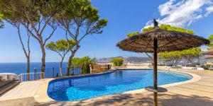 Haus in Santa Ponsa - exklusive Doppelhaushälfte mit herrlichem Meerblick (Thumbnail 1)
