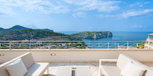 Luxurious penthouse with exclusive sea views in Port Andratx (Thumbnail 2)