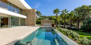 Villa in Santa Ponsa - Exklusive Neubauvilla fußläufig zu Strand und Yachthafen (Thumbnail 1)