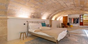 Sophisticated town house in Capdepera with sea view and pool (Thumbnail 9)