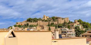 Sophisticated town house in Capdepera with sea view and pool (Thumbnail 4)
