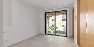 New penthouse for sale with private pool and sea view (Thumbnail 8)