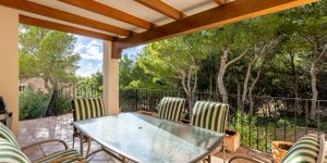 Garden apartment in Cala Moragues with partial sea view (Thumbnail 2)