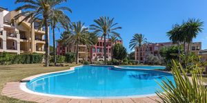Apartment in Santa Ponsa - south-facing flat in an exclusive complex, right next to the golf course (Thumbnail 3)