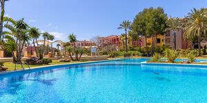 Apartment in Santa Ponsa - south-facing flat in an exclusive complex, right next to the golf course (Thumbnail 2)