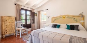 Villa in Puigpunyent – Country House in an Idyllic Setting Surrounded by Nature (Thumbnail 10)