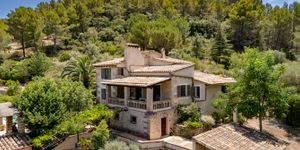 Villa in Puigpunyent – Country House in an Idyllic Setting Surrounded by Nature (Thumbnail 1)
