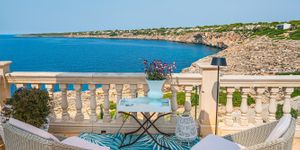 Villa in Cala Pi - Mediterranes Anwesen in erster Meereslinie (Thumbnail 4)