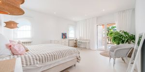 Villa in Cala Pi - Mediterranes Anwesen in erster Meereslinie (Thumbnail 8)