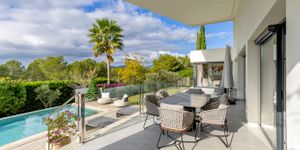 Villa in Cala Vinyas - neuwertiges Anwesen mit schönem Ausblick (Thumbnail 2)