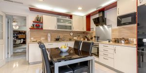 Semi detached house with lots of sun and privacy (Thumbnail 8)