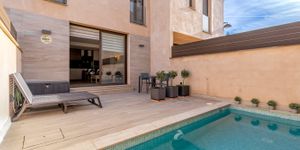 Řadový dům v Sa Cabaneta - Moderní nemovitost s bazénem (Thumbnail 1)