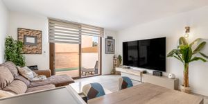 Řadový dům v Sa Cabaneta - Moderní nemovitost s bazénem (Thumbnail 4)