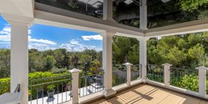 Exkluzivní vila s bazénem v blízkosti moře v Santa Ponsa (Thumbnail 9)