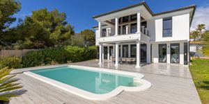 Exkluzivní vila s bazénem v blízkosti moře v Santa Ponsa (Thumbnail 2)