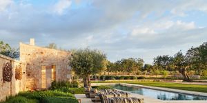 Finca nahe Felanitx und Campos - Neuwertige Designer-Finca mit Blick auf den Sant Salvador (Thumbnail 1)