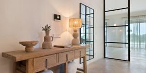 Exklusiver Neubau mit Naturstein und Pool in Ses Salines, Mallorca (Thumbnail 4)