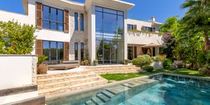 Luxury Villa in Santa Ponsa – Modern Elegance with Sea Views (Thumbnail 1)