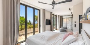 Luxury Villa in Santa Ponsa – Modern Elegance with Sea Views (Thumbnail 9)