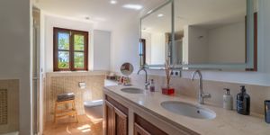Finca in Felanitx - Charming Property in Picturesque Wine Region (Thumbnail 9)