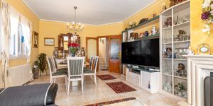 Villa in Bahia Blava - Haus mit Meerblick und Modernisierungspotenzial (Thumbnail 9)