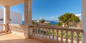 Villa in Bahia Blava - Haus mit Meerblick und Modernisierungspotenzial (Thumbnail 2)