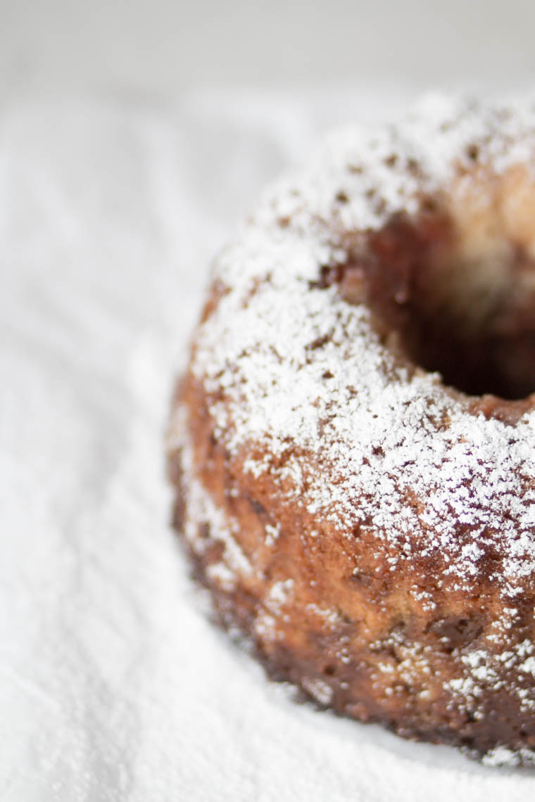 Saftiger Rhabarber Honig Gugl {zuckerfrei} | flowers on my plate ... Saftiger Rhabarber Honig Gugl {zuckerfrei} | flowers on my plate ...