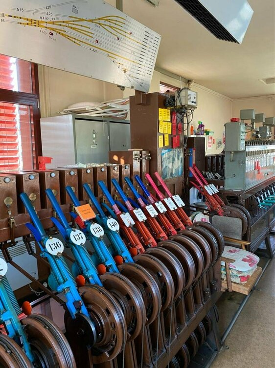 mechanical_signal_box_photo.jpeg