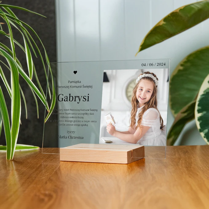 Personalizowana pamiątka komunii prezent dla dziecka statuetka ze zdjęciem na komunię 21x15 cm