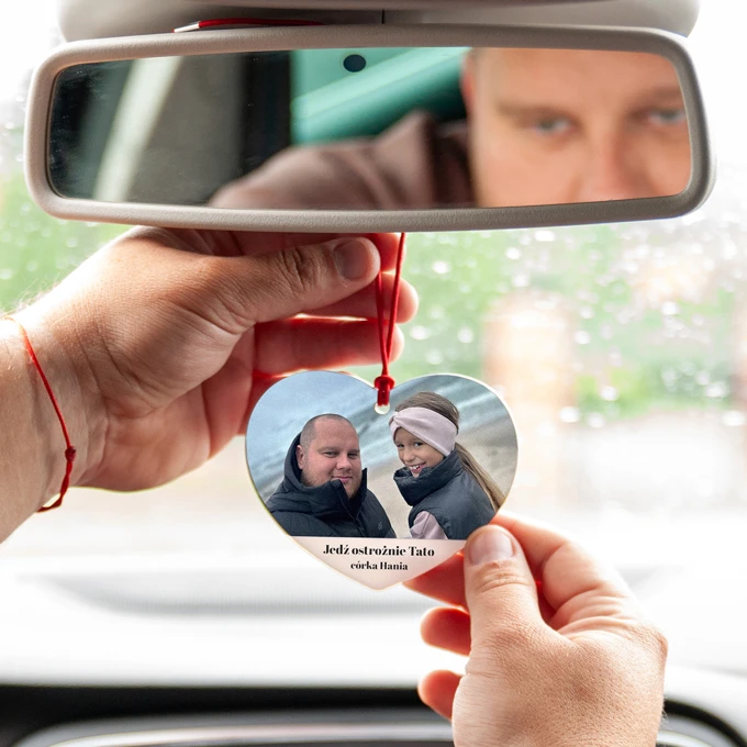 Prezent na Dzień Chłopaka personalizowana zawieszka do auta ze zdjęć