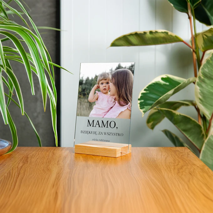 Prezent dla Mamy na Dzień Matki statuetka ze zdjęciem na szkle dedykacja 15x21 cm