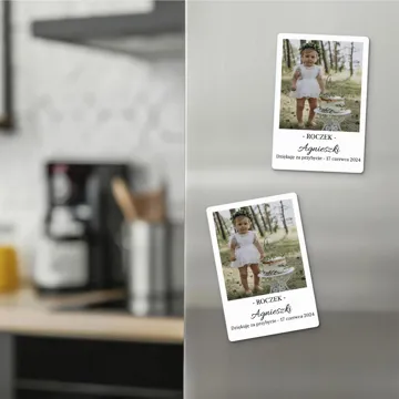 Podziękowanie dla gości na roczek magnes ze zdjęciem i podpisem 7x10 cm wykończenie matowe