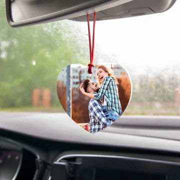 Personalizowany upominek na Dzień Chłopaka zawieszka do auta ze zdjęciem
