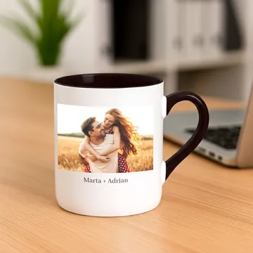 Personalizowany kubek ze zdjęciem podpisem czarny środek i uchwyt