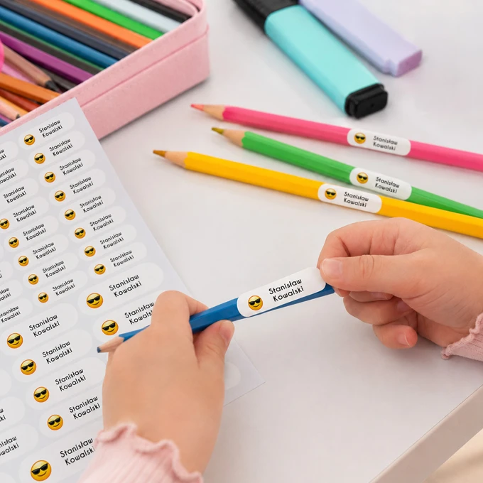 Naklejki imienne arkusz 58 sztuk własny tekst grafika emoji okulary