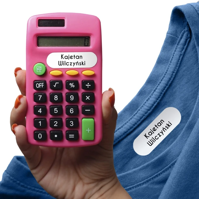 Zestaw imienny: naprasowanki i naklejki imienne z imieniem dziecka do oznaczania przyborów i rzeczy 2x58 sztuk