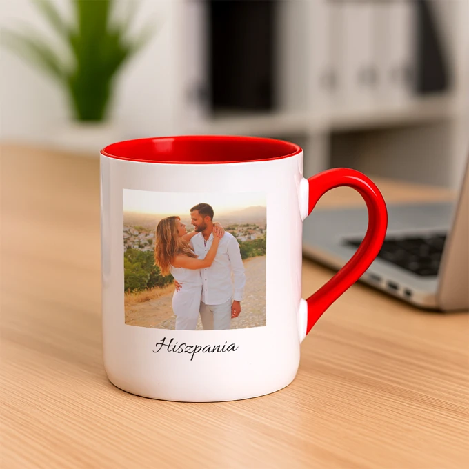 Kubek z Twoich zdjęć z podpisem czerwony