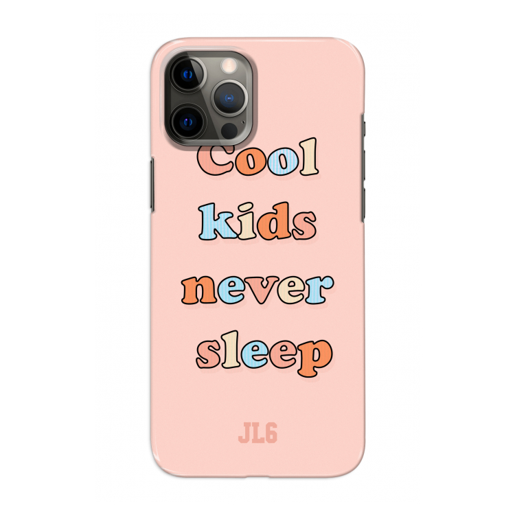 Cool Kids Never Sleep: Volledig geprint iPhone 12 Hoesje