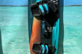 Gaastra Kiteboard gebraucht Pact incl. Boardset 2025 139 x 42