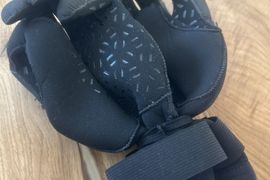 Neo Handschuhe, Haube, Schuhe