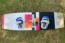 153 x 46,5 cm Duotone Spike 2024 komplett mit Finnen und Vario Combo 2024 -10% X-MAS-Special und Versandkosten frei