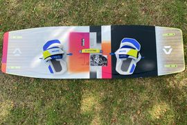 153 x 46,5 cm Duotone Spike 2024 komplett mit Finnen und Vario Combo 2024 -10% X-MAS-Special und Versandkosten frei