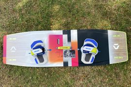 153 x 46,5 cm Duotone Spike 2024 komplett mit Finnen und Vario Combo 2024 -10% X-MAS-Special und Versandkosten frei