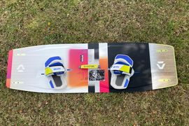 153 x 46,5 cm Duotone Spike 2024 komplett mit Finnen und Vario Combo 2024 -10% X-MAS-Special und Versandkosten frei