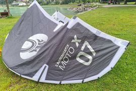 Moto X only Cabrinha 2023 7m² White dark gray (Color 004)