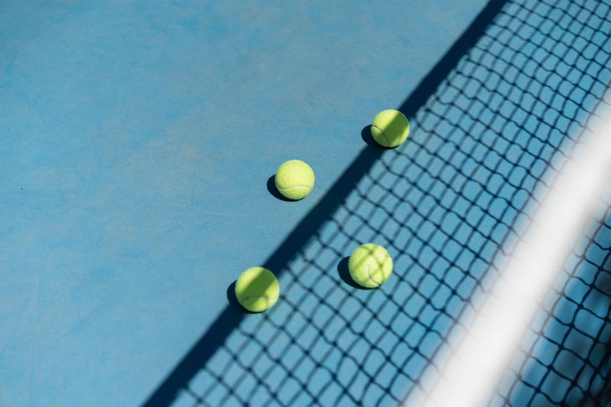 Spela tennis på höstlovet